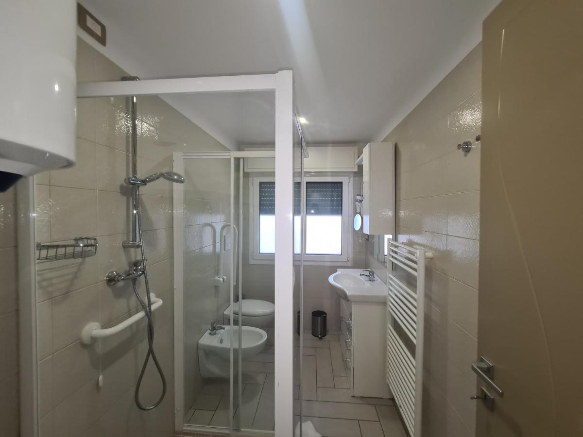 Nero D'Avorio Apartments Ріміні Екстер'єр фото
