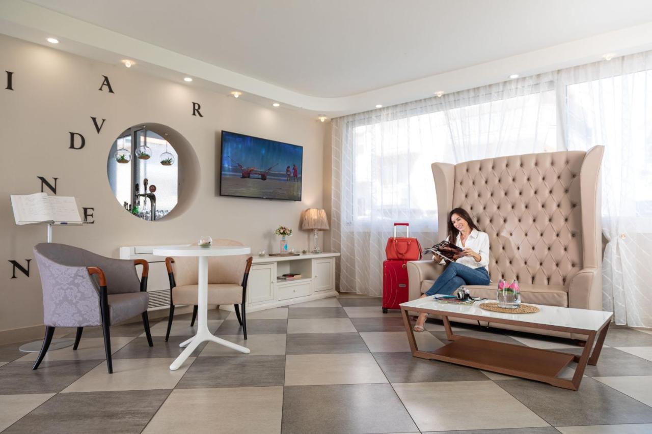 Nero D'Avorio Apartments Ріміні Екстер'єр фото